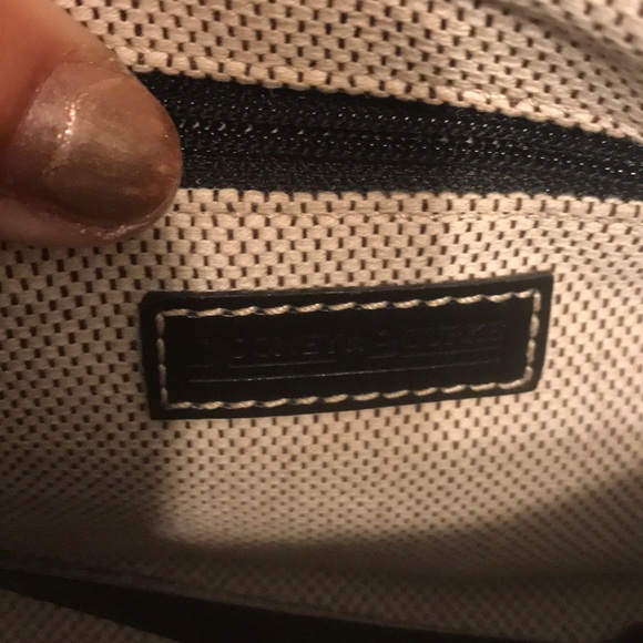 Dooney & Bourke - Picture 4 of 5